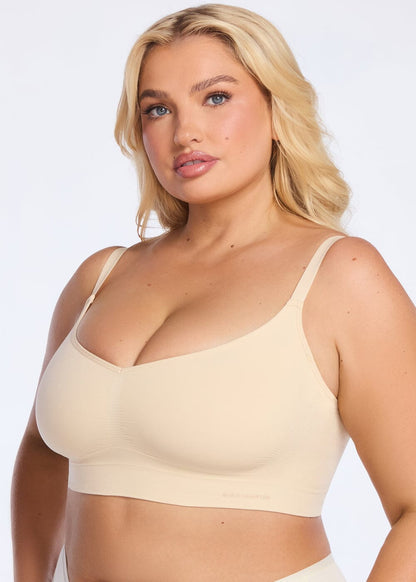 SmoothingSeamless Wireless Scoop Bra